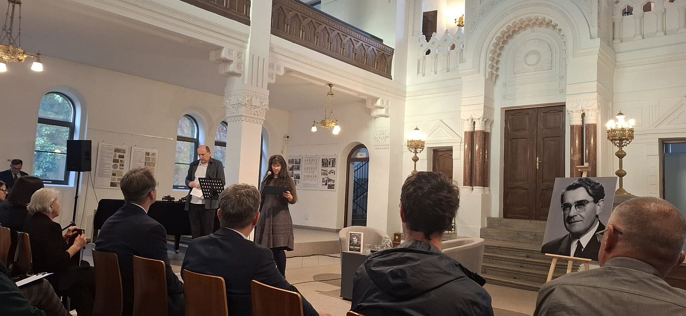 Strauss synagoga 04